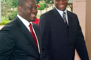 Guillaume Soro (à g.) et Djibrill Bassolé, en 2007, à Ouagadougou. © AHMED OUOBA/AFP