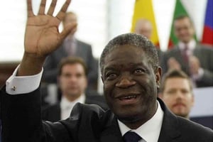 Denis Mukwege lors de la remise de son prix Sakharov, en 2014. © Christian Lutz/AP/SIPA