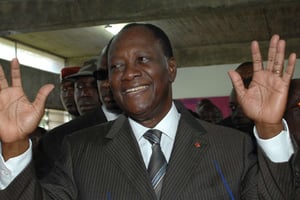 Alassane Ouattara après avoir voté à Abidjan, le 28 novembre 2010. © Emanuel Ekra/AP/SIPA