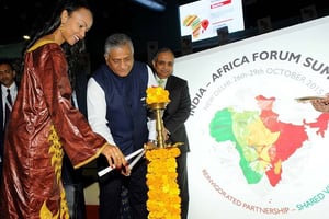 Le « business forum » organisé en marge du sommet Inde Afrique a été inauguré par le général Vijay Kumar Singh (au centre), ministre d’État des Affaires extérieures de l’Inde. © India Africa Forum Summit/Facebook