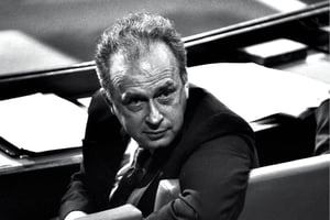 L’ancien Premier ministre travailliste sur les bancs de la Knesset, en juin 1974. © ISRAEL SUN/REA