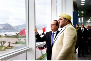 François Hollande et Mohammed VI lors de la visite du port Tanger Med, le 20 septembre 2015 © ALAIN JOCARD/AP/SIPA