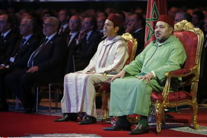 Mohammed VI et le prince Moulay Rachid, à Laâyoune, le 7 novembre 2015. © Abdeljalil Bounhar/AP/SIPA