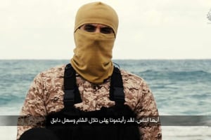 Image extraite d’une vidéo publiée par le Al-Hayat Media Centre (jihadiste) le 15 février 2015 montrant un homme présenté par le Pentagone comme étant Abou Nabil, aussi connu sous le nom de Wissam Najm Abd Zaïd al Zoubaïdi. © AFP