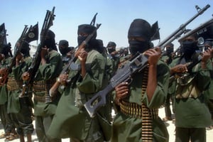 Des combattants islamistes affiliés à Al-Qaïda, dans la région de Lower Shabelle, le 17 février 2011, en Somalie. © Abdurashid Abdulle/AFP