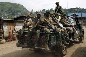 Des soldats de l’armée congolaise (FARDC) en novembre 2012 à Minova. © Jérôme Delay/AP/SIPA