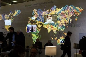 Une carte du monde au pavillon allemand à la COP21 de Paris. © Francois Mori / AP / SIPA