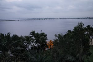Le pont reliant les quartiers de Cocody et Marcory, à Abidjan © Philippe Guionie/J.A.