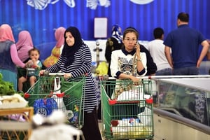 Centre commercial Ardis à Alger. Les produits alimentaires bénéficient de subventions en Algérie. Elles ont été revues dans le cadre de la limitation des dépenses de l’État. © Omar Sefouane pour Jeune Afrique