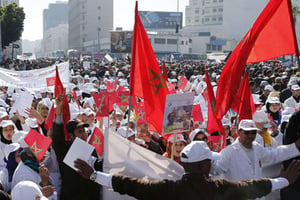 Une marche de protestation organisée le 6 avril 2014  appelant à défendre le pouvoir d’achat des Marocains. © Abdeljalil Bounhar/AP/SIPA