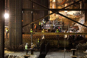 Équipes de Hsin Chong sur le chantier de la gare de West Kowloon, à Hong Kong, en 2014. © HSIN CHONG