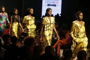 Un défilé à la Fashion Week de Lagos, le 29 octobre 2015 © Sunday Alamba/AP/SIPA