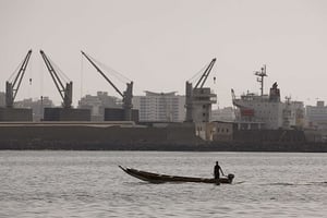 Le Port de Dakar, coeur des recettes fiscales du pays. © Carolyn Kaster/AP/SIPA