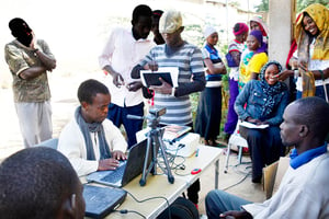 Bureau d’enregistrement du quartier Mardjandaffack, dans le 2e arrondissement de N’Djamena, le 10 décembre. © ABDOULAYE BARRY POUR J.A.