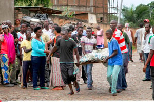 Le 12 décembre, dans le quartier de Nyakabiga, réputé proche de l’opposition. La veille, près de 90 personnes y ont été abattues. © STR/AP/SIPA