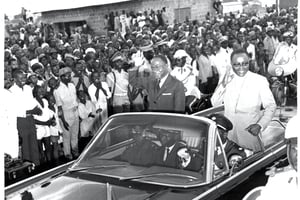 Maurice Yaméogo (à dr.) et Félix Houphouët-Boigny, le 7 août 1965 à Korhogo, en Côte d’Ivoire. © ARCHIVES J.A.