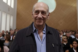 L’ancien Premier ministre israélien Ehud Olmert le 29 décembre 2015 au tribunal de Jérusalem. © AFP