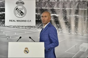 Zinédine Zidane, nouvel entraîneur du réal Madrid devant la presse à Santiago-Bernabeu, le 4 janvier 2016 © Gérard jULIEN / AFP