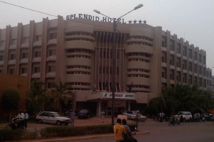 Le Splendid Hôtel à Ouagadougou, au Burkina Faso. © Wikimedia Commons / Zenman