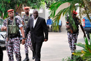 Arrivée au tribunal d’Abidjan pour l’ex-chef de la garde républicaine. © SIA KAMBOU/AFP