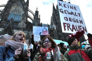 Une manifestation contre le racisme et le sexisme, à Cologne, le 10 janvier. © Oliver Berg / AP / SIPA