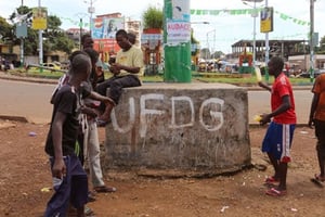 Des partisans de l’UFDG à Conakry. © Youssouf Bah/AP/SIPA