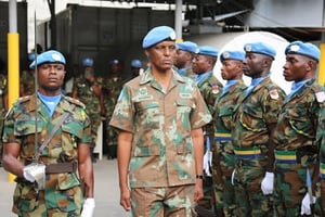 Cérémonie d’accueil du commandant de la Force de la Monusco, le général de corps d’armée Derrick Mbuyiselo Mgwebi d’Afrique du Sud, à Kinshasa. © Michael Ali / MONUSCO
