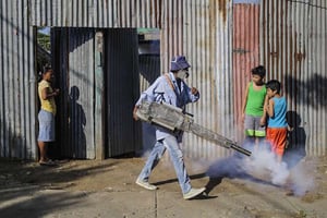 Un travailleur du ministère de la Santé à Managua, au Nicaragua, le 28 janvier 2016 © Inti Ocon/AP/SIPA