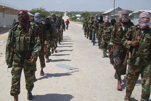 Des combattants Shebab près de Mogadiscio, en mars 2012. © Farah Abdi Warsameh/ AP/SIPA