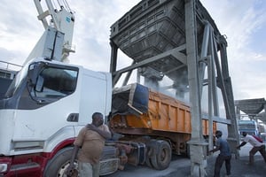11 millions de tonnes de marchandises sont annuellement convoyées à partir du Port de Dakar. © Jacques TORREGANO pour Jeune Afrique