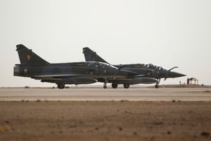 Deux avions Mirage se préparent à décoller le 12 octobre 2015 en Jordanie © Kenzo Tribouillard/AFP