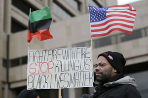 Manifestation contre les violences policières le 29 décembre  2015 à Cleveland. © Tony Dejak/AP/SIPA