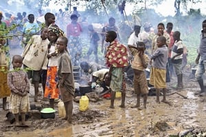 Des réfugiés burundais au Rwanda, en avril 2015. © Edmund Kagire / AP / SIPA