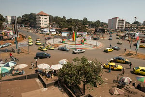 Le rond-point de Bambeto, à Conakry, le 9 février 2014. © Youri Lenquette pour Jeune Afrique
