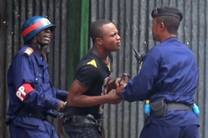 Arrestation d’un manifestant à Kinshasa, le 19 janvier 2015. © John Bompengo/AP/SIPA