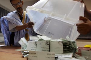Opération Opération de vote en Mauritanie, en 2007. © Georges Gobet/AFP
