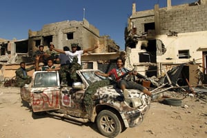 Des combattants fidèles au gouvernement, le 23 février 2016 à Benghazi. © AFP