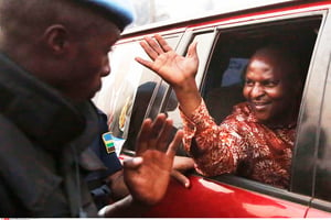 Il a mené une campagne de proximité : ici à Bangui, le 10 février. © JEROME DELAY/AP/SIPA