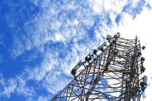Une tour de télécommunications. © IHS