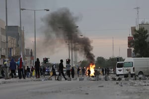 Des échauffourées avec la police, à Sitra (Bahreïn), le 5 janvier 2016. © Hasan Jamali / AP / SIPA