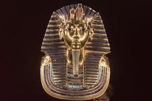 Le masque mortuaire de la momie du pharaon égyptien Toutankhamon. © Jens Meyer/AP/SIPA