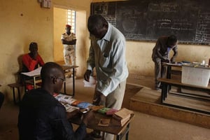 Bureau de vote lors du premier tour de l’élection présidentielle au Niger le 21 février 2016, à Niamey. © Gael Cogne/AP/SIPA