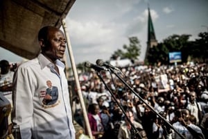 Le candidat indépendant à l’élection présidentielle au Congo du 20 mars, Jean-Marie Michel Mokoko, à son dernier meeting de campagne à Brazzaville, le 18 mars 2016. © Marco Longari/AFP