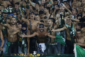 Des supporters du Raja lors d’un match opposant leur club  au  FC Monterrey en 2013. © Matthias Schrader/AP/SIPA