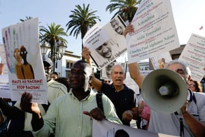 Manifestation contre le racisme devant le parlement de Rabat (Maroc), en 2014 (image d’illustration). © Abdeljalil Bounhar/AP/SIPA