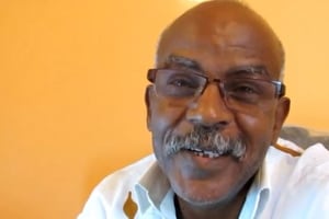 L’écrivain mauritanien M’Barek Ould Beyrouk © Capture d’écran Youtube