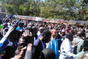 Moïse Katumbi, entouré de ses partisans à Lubumbashi. © AFP