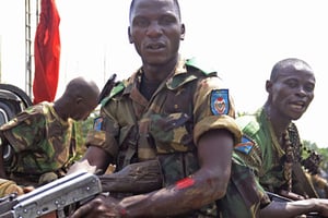 Des soldats des FARDC à Beni, le 2 janvier 2014. © Joseph Kay / AP / SIPA
