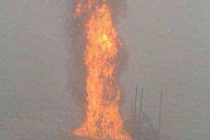 Incendie sur une plateforme de Chevron dans le delta du Niger, le 17 janvier 2012. © AP/SIPA