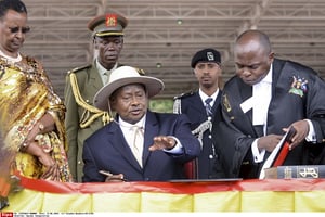 La prestation de serment de Yoweri Musevini, à la tête de l’Ouganda depuis 30 ans (mai 2016). © Stephen Wandera/AP/SIPA